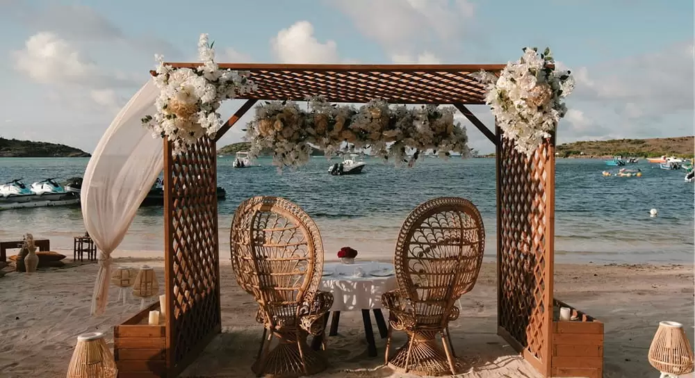 Love Table - photo 1 of 4